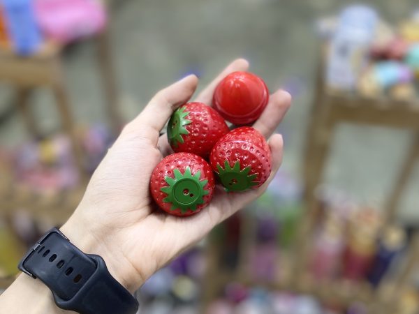 بالم لب توت فرنگی